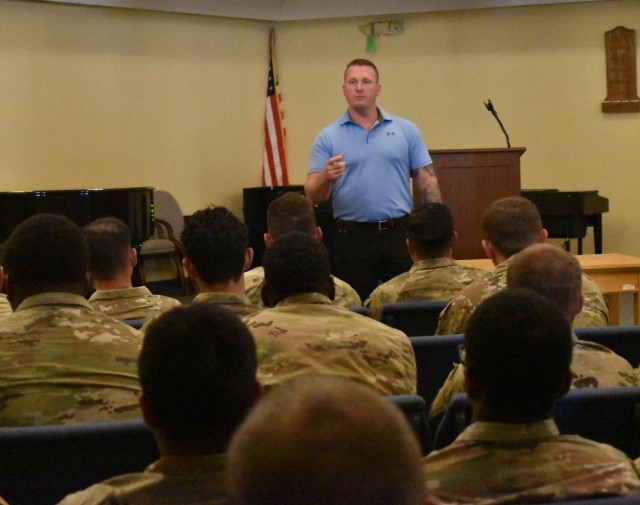 Medal of Honor recipient helps Soldiers