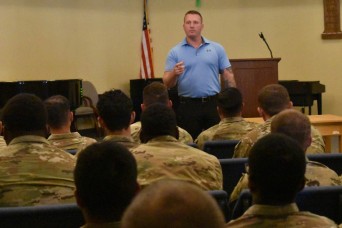 Medal of Honor recipient helps Soldiers