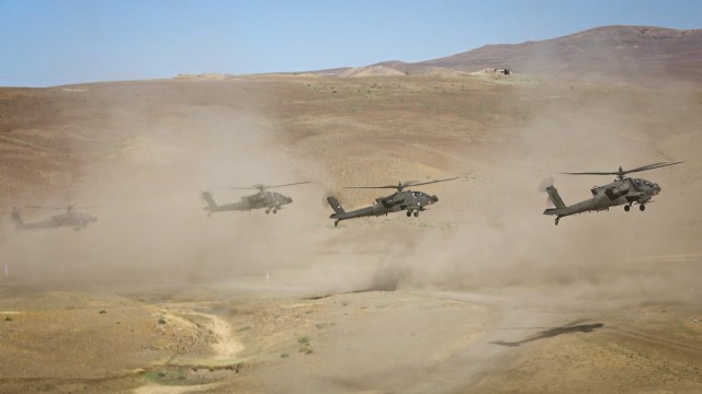 12 CAB sends Apaches and Black Hawks to Noble Partner 22