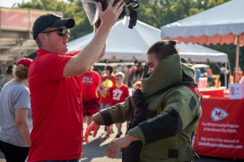 EOD Soldiers support Army recruiting at Kansas City Chiefs Military Appreciation Day