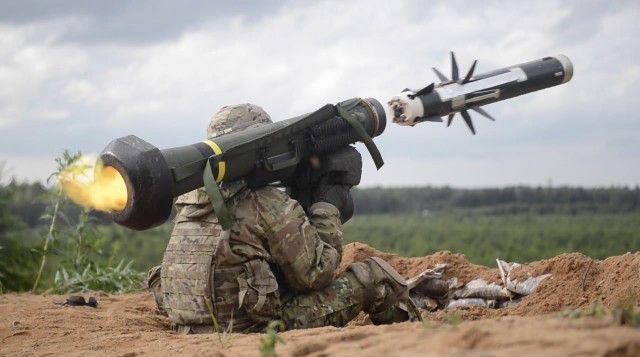 A U.S. Army Soldier from 2nd Cavalry Regiment fires a FGM-148 Javelin during the combined arms live fire training exercise for Saber Strike 16 at the Estonian Defense Forces central training area near Tapa, Estonia on June 19, 2016. Saber Strike is a long-standing U.S. Army Europe-led cooperative training exercise designed to improve joint interoperability through a range of missions that prepare the 14 participating nations to support multinational contingency operations.

(Minnesota National Guard by Sgt. 1st Class Ben Houtkooper/ Released)