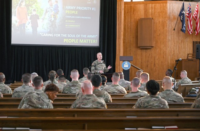 Chief of Chaplains leads Spiritual Readiness Initiative at JBM-HH