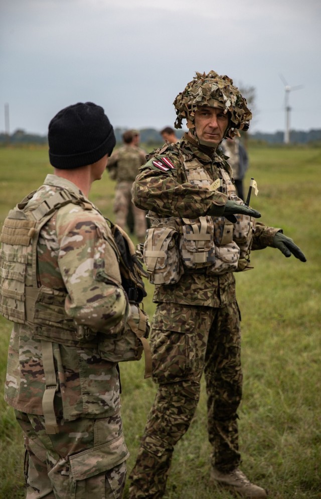 US Army Exercise Paints Long Range Picture with HIMARS Demonstration ...