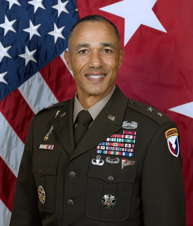 CECOM CG Maj. Gen. Robert L. Edmonson II