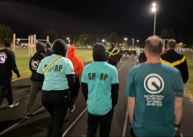 Hundreds show up at Fort Knox trail, track to accomplish 7,816+ mile walk