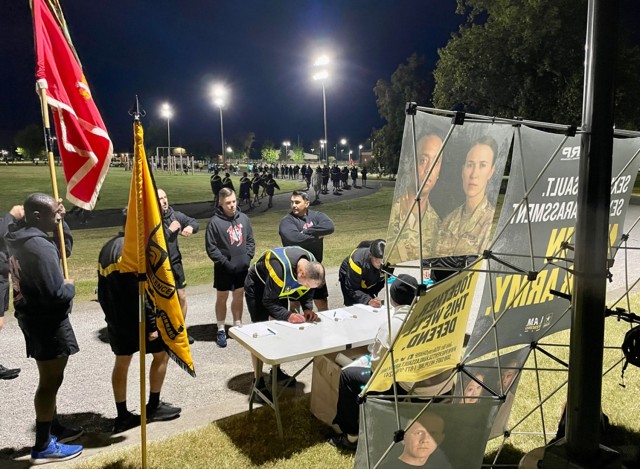 Hundreds show up at Fort Knox trail, track to accomplish 7,816+ mile walk