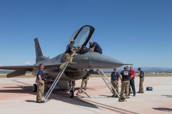 DES learns F-16 rescue procedures at LAAF