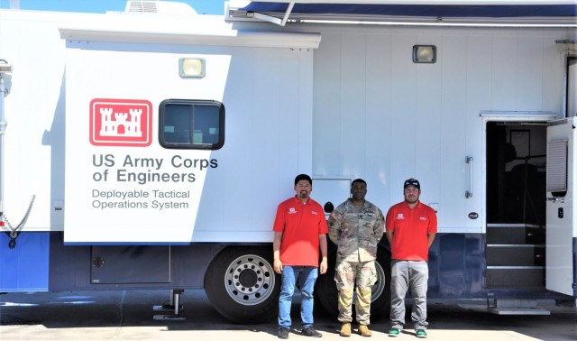 Hundreds visit Corps&#39; emergency control vehicle display at San Diego air show