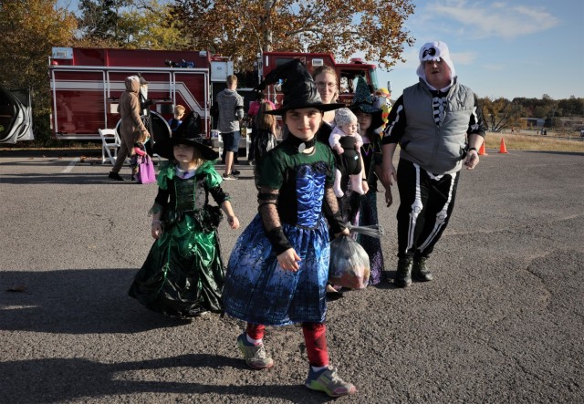 The Lendlease-hosted Festa-Boo fall festival Oct. 21, 2022, honoring Resident Appreciation Month, featured face-painting, bounce houses, a trunk-or-treat and more for Knox Hills residents.