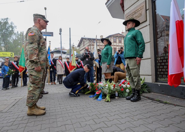 US Army honors Polish, Hungarian heroes during ceremony of remembrance in Poland