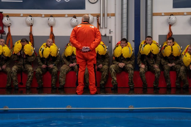 12 CAB Soldiers get dunked in Bremerhaven