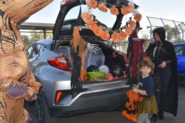 Italian military kids join Darby Halloween event