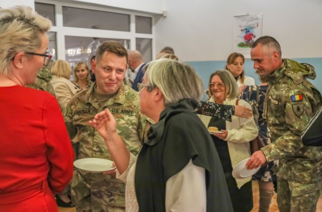 NATO eFP Poland Celebrates Teachers Within the Community