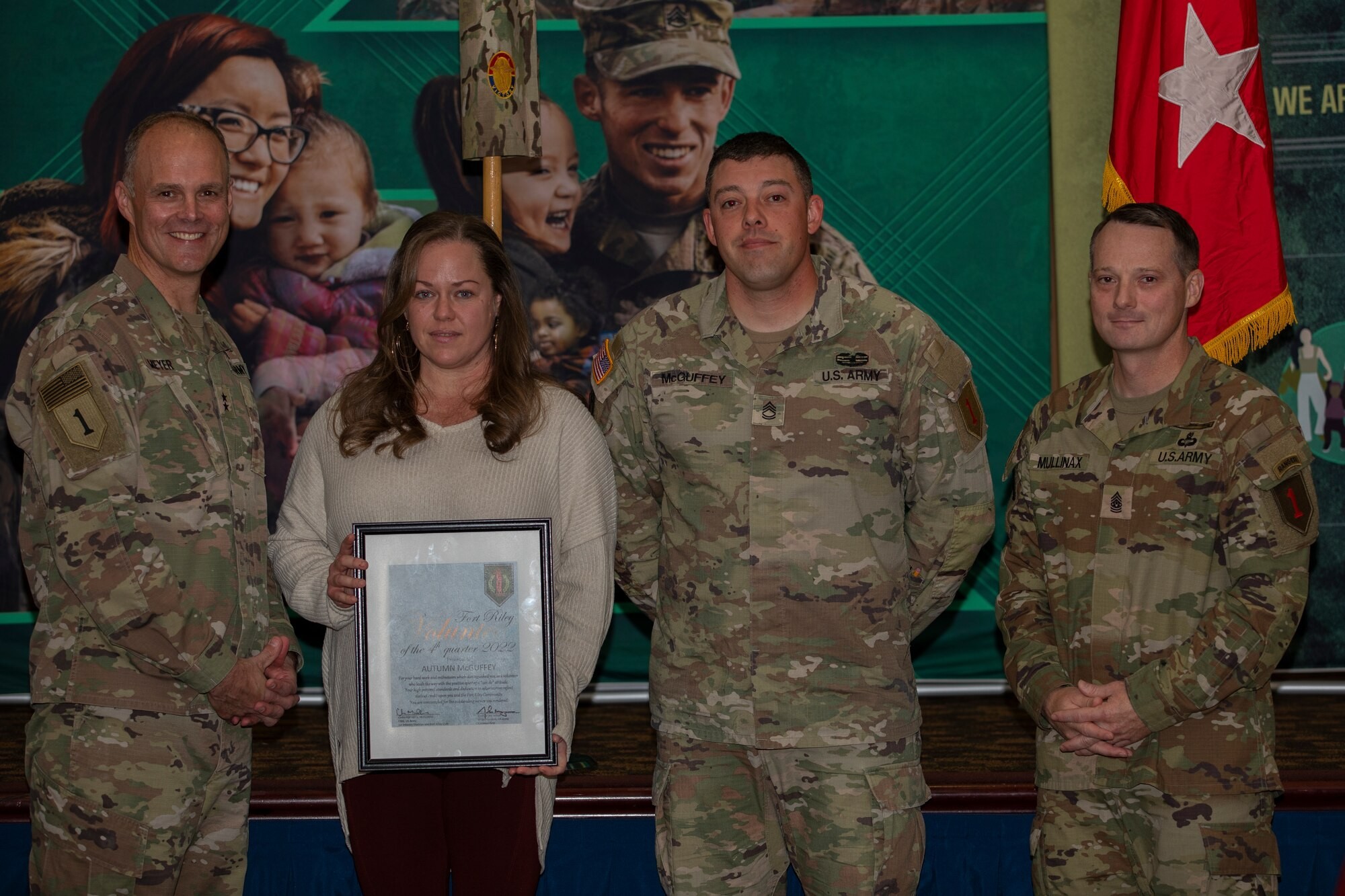 1st Infantry Division Recognized 14 Families, 9 Soldiers during VOQ ...