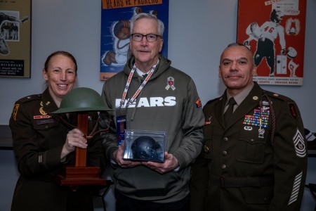 Big Red One Soldiers Reenlist at Chicago Wolves Salute to Service Game, Article