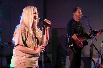 CAMP ZAMA, Japan – Bestselling country artist and American Idol alum Kellie Pickler put on a concert in honor of Veterans Day, performing for an enthusi...
