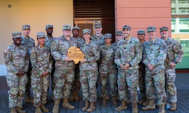 Senior U.S. Africa Command leader visits intelligence Soldiers