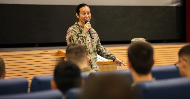 Senior U.S. Africa Command leader visits intelligence Soldiers