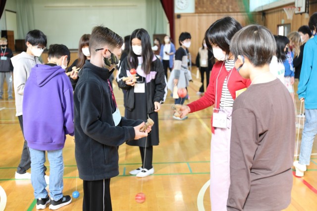 Arnn students visit local school, enhance friendship through cultural exchange event