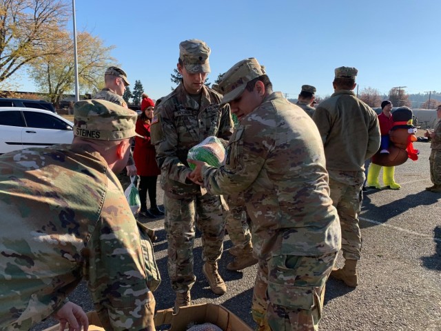 JBLM Turkey Drop distributes 1,200 turkeys