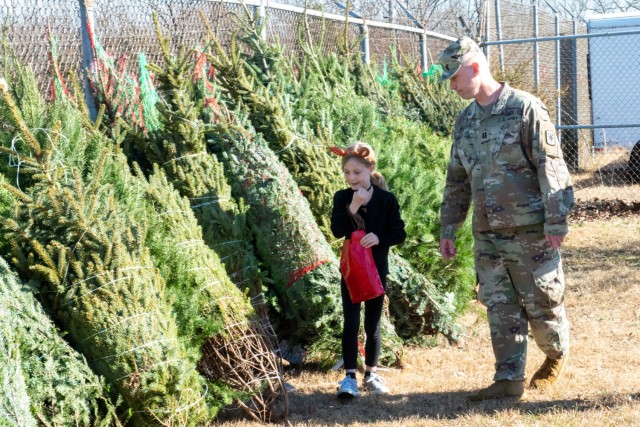 Fort Leonard Wood service members will be able to pick out a free, live Christmas tree again this year as the Trees for Troops program returns to the Automotive Skills Center Dec. 2 and 3. 