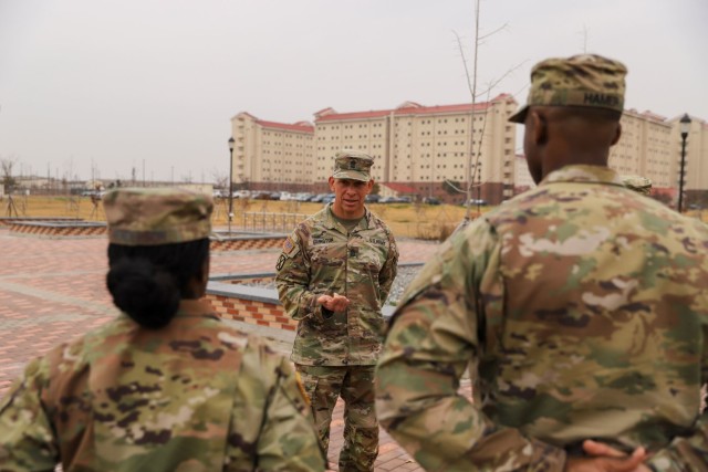 Sgt. Major of the Army visits Korea, talks with troops