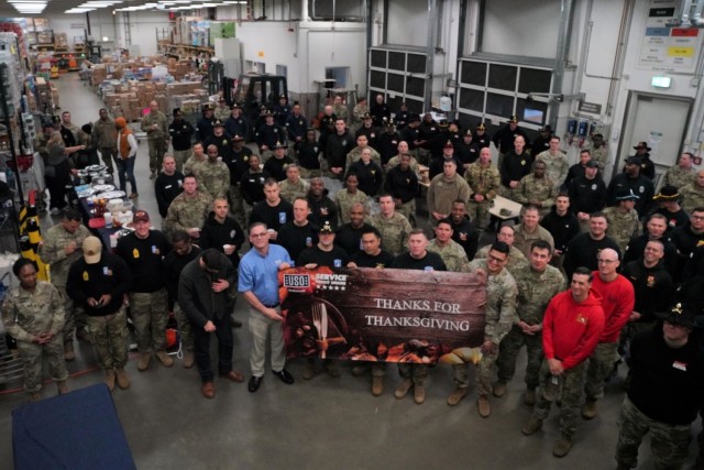 USO Bavaria gives thanks to service members