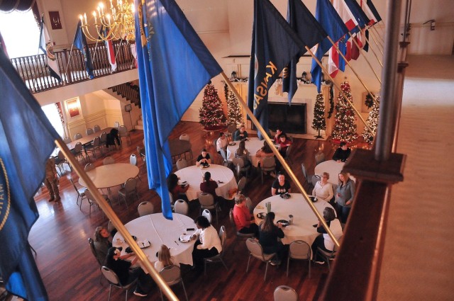 Volunteers transform Lee Club into holiday spectacle