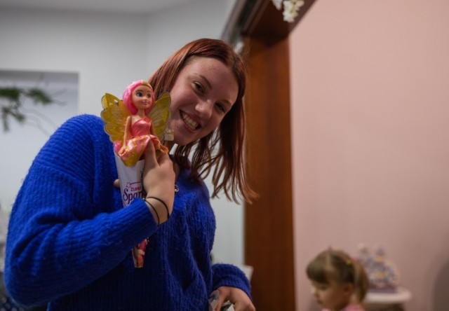 Toy Story: 1st Inf. Div. Soldiers Donate to Local Polish Orphanage