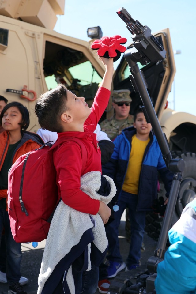 Fort Bliss Hosts “Coats for Kids Event” for Canutillo Students