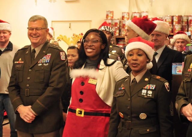 Holiday Helper event unites community in support of military families