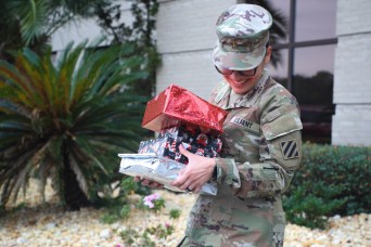 Soldiers collect and deliver gifts for Hinesville community