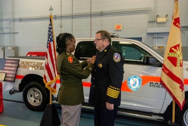 Fort Lee Fire Chief retires