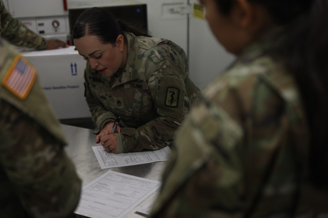 64th Medical Detachment Veterinary Support Services Conducts Laboratory Exercise