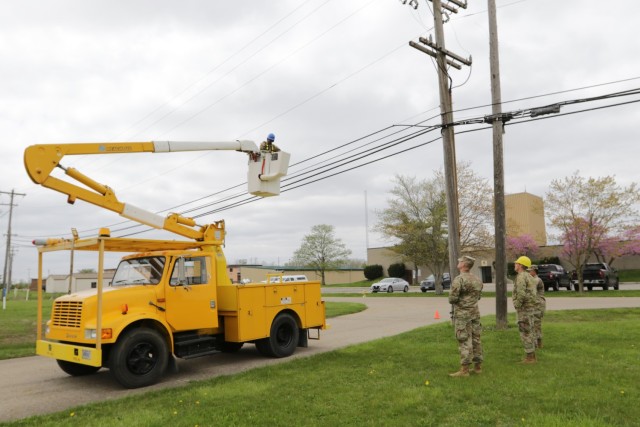 Soldiers with the 1137th Signal Company TIN-E (Tactical Installation and Networking-Enhanced) train on bucket lift operations during an infrastructure improvement project April 26, 2022, at Rickenbacker Air National Guard Base, in Columbus, Ohio. The 1137th is a new unit that stood up in 2019, with a primary mission to install and maintain computer network infrastructure. 