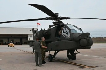 Dutch aviators receive new helicopters at Fort Hood