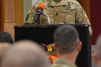 Signal Corps receives new top enlisted leader