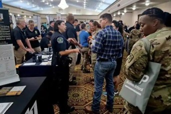 Mega Career Fair draws thousands to Fort Hood