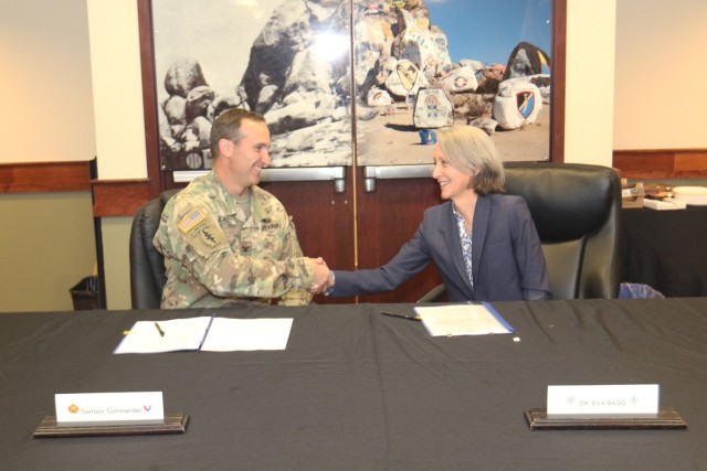 Fort Irwin, Barstow Community College MOU encourages education, job opportunities