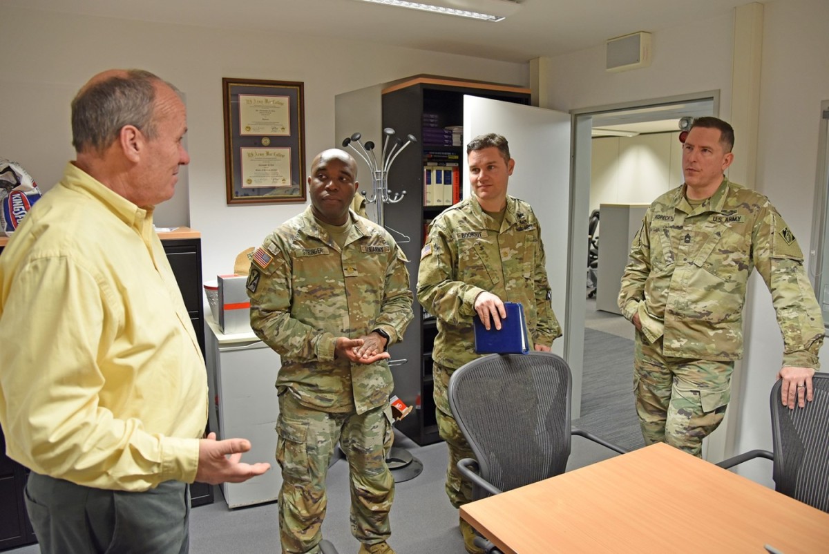Contracting Soldiers play key role in U.S. Army Corps of Engineers