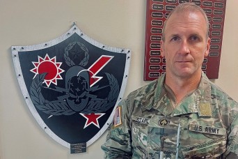 Explosive Ordnance Disposal first sergeant earns U.S. Special Operations Command award