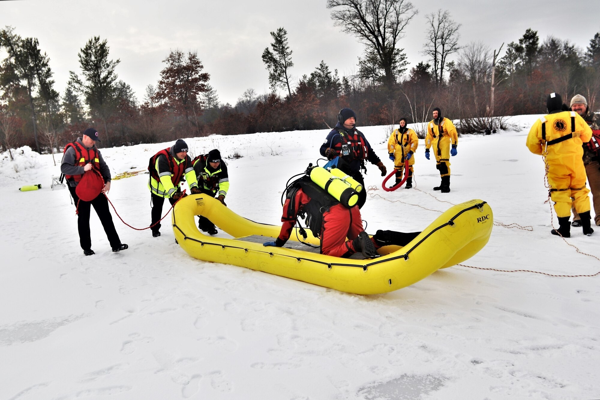 Photo Essay: Fort McCoy Fire Department dive team conducts ice rescue ...