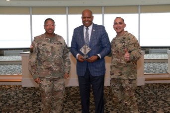 Retired Army Chemical Corps lieutenant general named 2022 Defender of Liberty