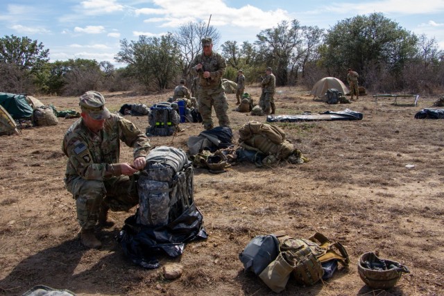 1st Cav Headquarters Hones Skills Through Field Exercise