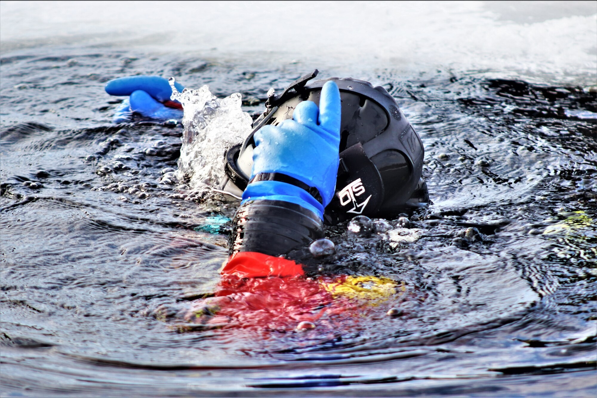 Photo Essay: Fort McCoy Fire Department dive team conducts ice rescue ...