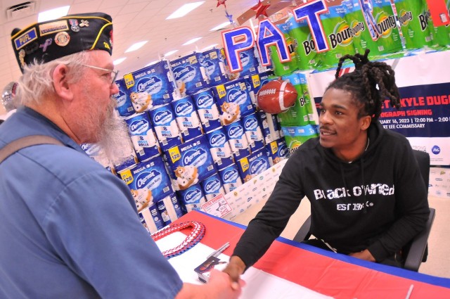NFL player makes commissary appearance