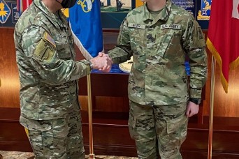 Military Intelligence Soldier recruits best friend for Wisconsin Army National Guard, receives award