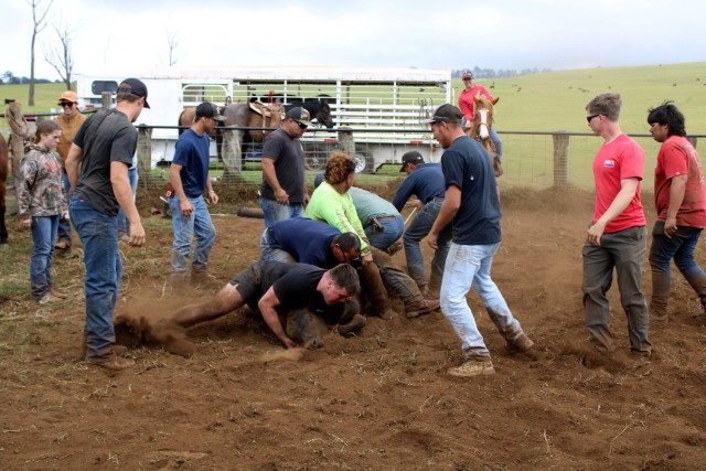 SOLDIERS GET A TASTE OF THE PANIOLO LIFESTYLE AT HO’ILINA RANCH