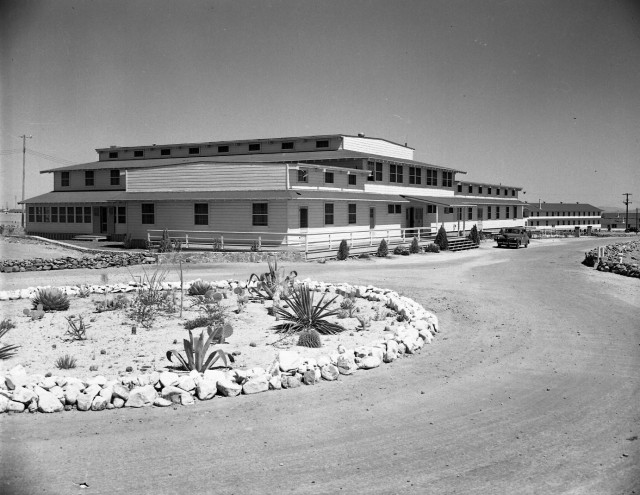 The Mountain View Officers&#39; Club (Building 66050) circa 1943.