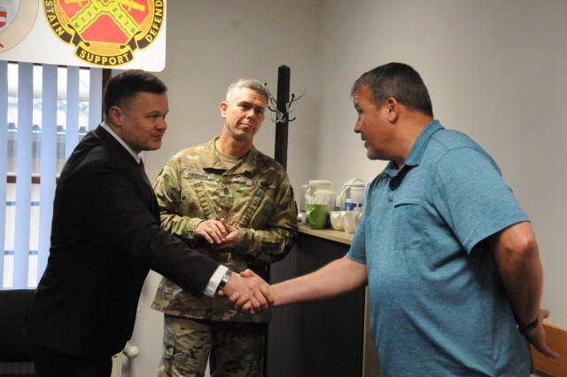 IMCOM-E recognizes excellence at Hohenfels